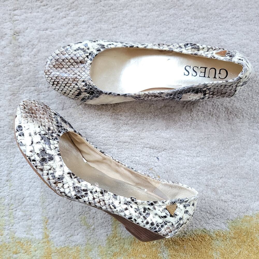 Guess Lawri Snakeskin Wedge Flats Sz 9.5